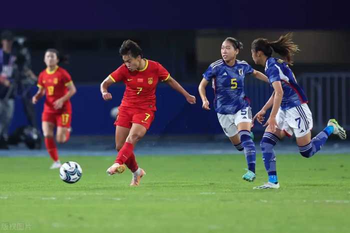 亚运女足-3球落后差点逆袭，中国3-4日本无缘决赛，铜牌战对乌兹