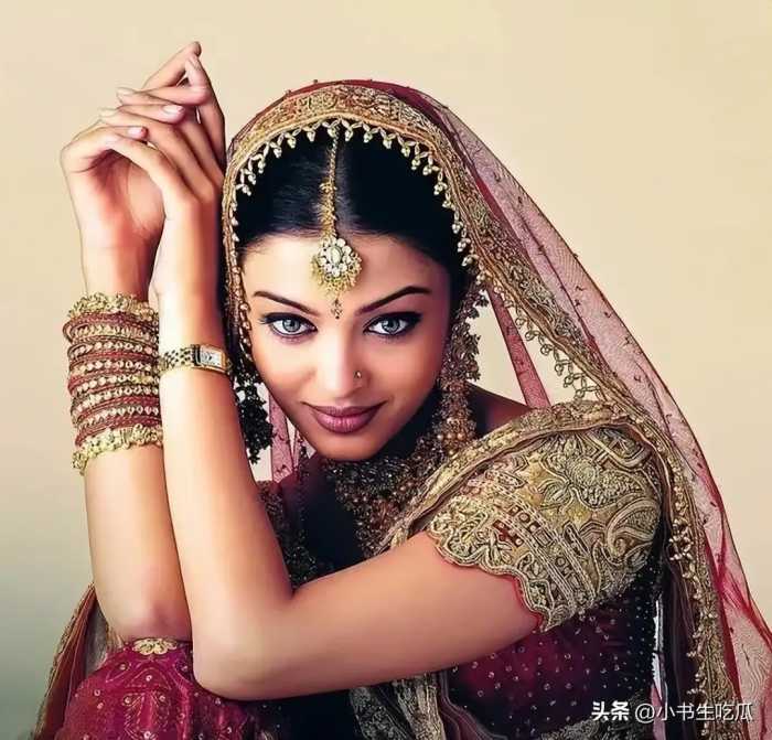印度第一美女：“二婚”嫁豪门被婆婆嫌弃，女儿没遗传她的高颜值