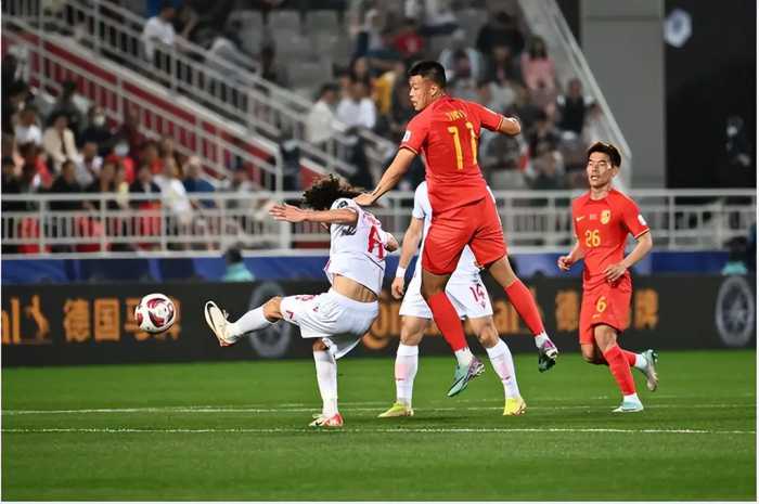 运气来了，中国男足亚洲杯出线概率飙升，这次是中国球迷帮忙